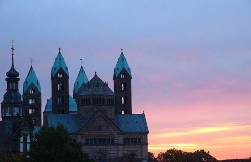 Ferienwohnungen Domblick Mit Historischem Innenhof Speyer Dış mekan fotoğraf