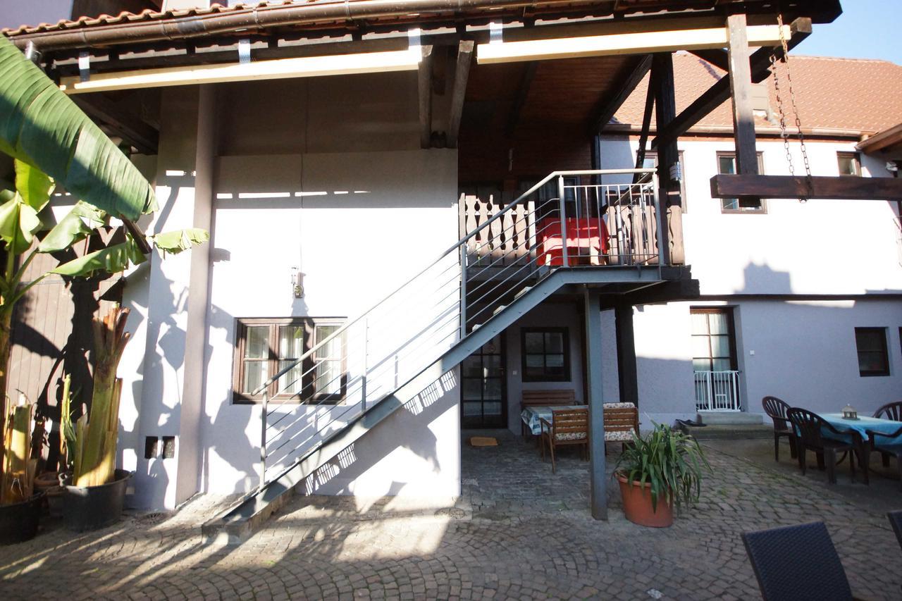 Ferienwohnungen Domblick Mit Historischem Innenhof Speyer Dış mekan fotoğraf